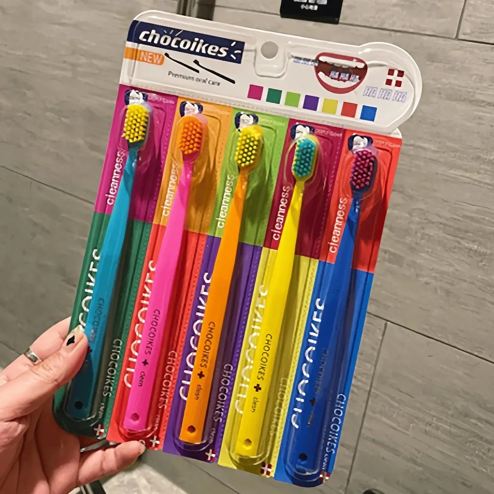 Kit Família Curaprox 5460 Ultra Macia com 5 Escovas Dentais Premium – Cerdas Ultrafinas para Limpeza Profunda - Imagem 3
