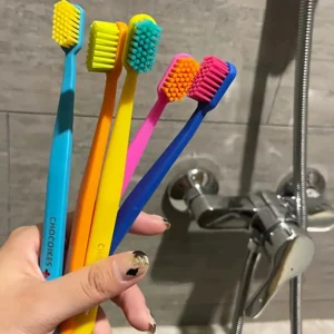 Kit Família Curaprox 5460 Ultra Macia com 5 Escovas Dentais Premium – Cerdas Ultrafinas para Limpeza Profunda